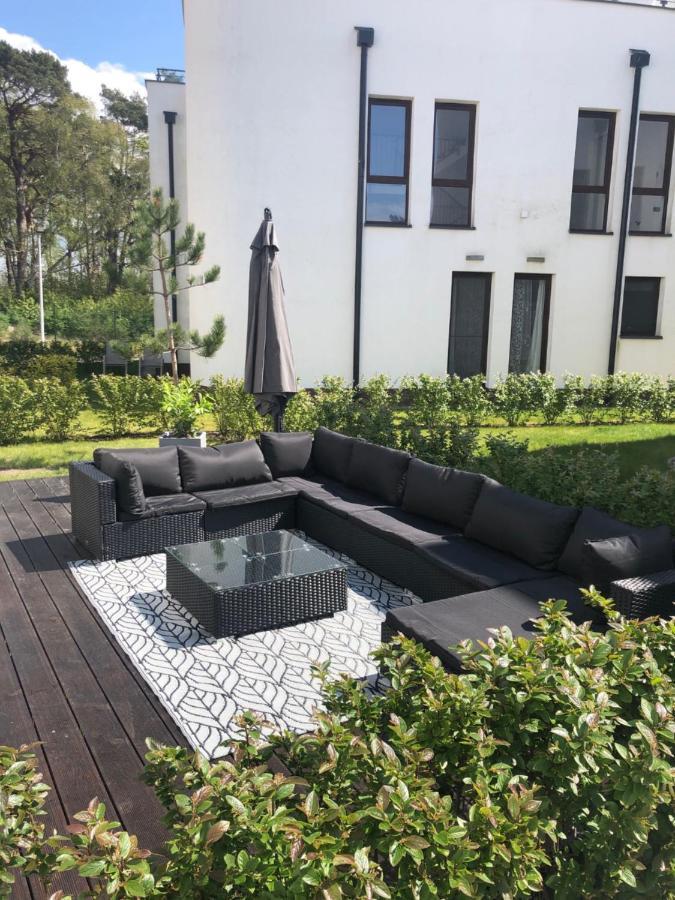 Apartament Baltica Z Ogrodkiem - W Ustronnym Miejscu Tuz Przy Plazy Rogowo  Exterior photo
